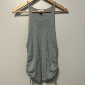 0524-02 Universal Thread Tank